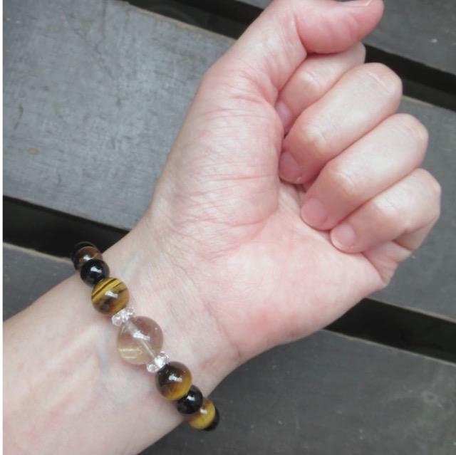 ルチルクォーツxタイガーアイxオニキスブレスレット 天然石 < 男性アクセサリー/時計 ルチルクォーツxタイガーアイxオニキスブレスレット 天然石 < 男性アクセサリー/時計の