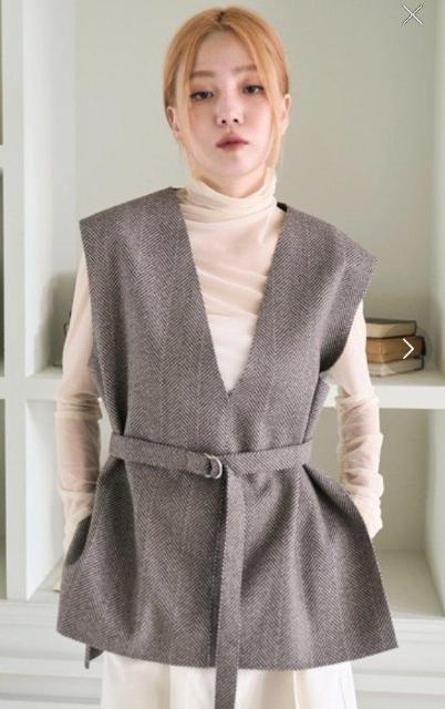 即決 未使用新品 UNE MANSION ユヌマンション 裏起毛ヘリンボーンベスト ブラウン ジレ タグ無し < 女性ファッション  即決 未使用新品 UNE MANSION ユヌマンション 裏起毛ヘリンボーンベスト ブラウン ジレ タグ無し  < 女性ファッションの