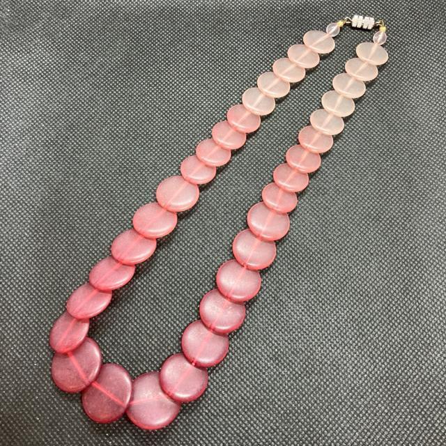即決 デザイン ネックレス レッド ピンク グラデーション < 女性アクセサリー/時計  即決 デザイン ネックレス レッド ピンク グラデーション  < 女性アクセサリー/時計の