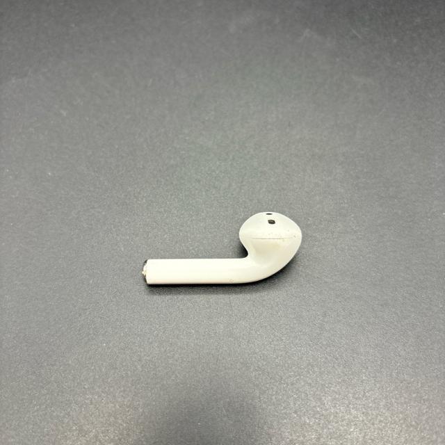 即決 Apple アップル AirPods 第ニ世代 右耳のみ A2032 < 家電/AV  即決 Apple アップル AirPods 第ニ世代 右耳のみ A2032 < 家電/AVの