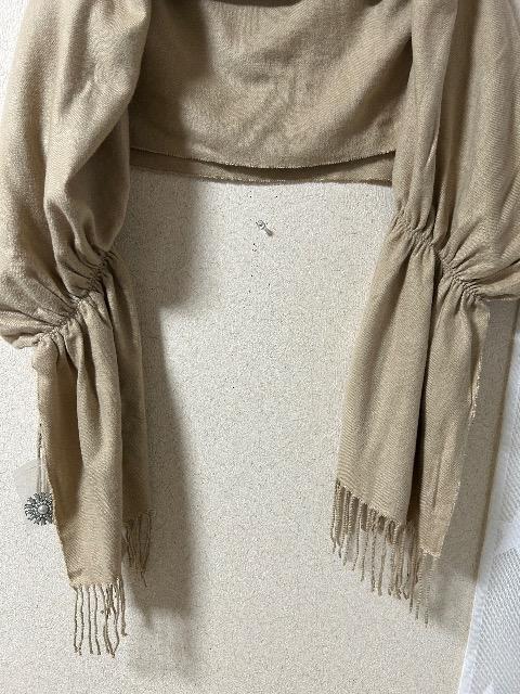 新品JUSGLITTY★ブローチ付きストール < ブランド 新品JUSGLITTY★ブローチ付きストール < ブランドの