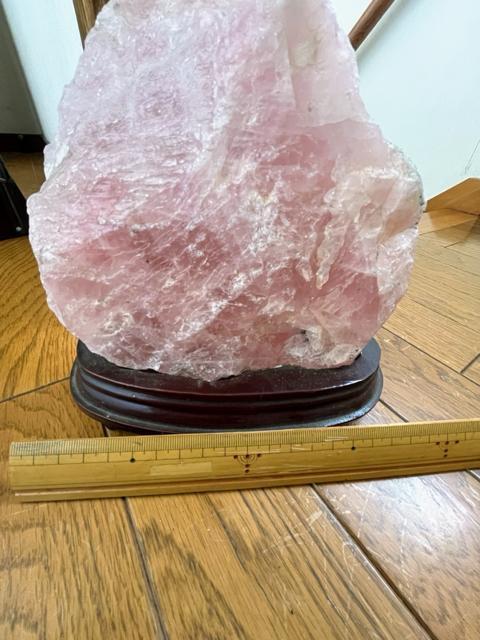 デカ!2.5キロ!ローズクォーツ!原石!磨きなし!そのまま!台座付き!ブラジル産!原石のみでも!自立して置けます! < インテリア/ライフ  デカ!2.5キロ!ローズクォーツ!原石!磨きなし!そのまま!台座付き!ブラジル産!原石のみでも!自立して置けます! < インテリア/ライフの