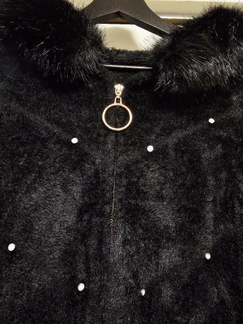 T's COLECTION ラインストーン フード黒白ファー ニットコートM-L < 女性ファッション T's COLECTION ラインストーン フード黒白ファー ニットコートM-L < 女性ファッションの