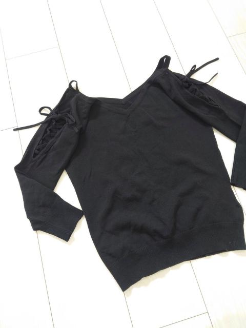 肩編み上げのデザイントップス ブラック サイズ38 < 女性ファッション 肩編み上げのデザイントップス ブラック サイズ38 < 女性ファッションの