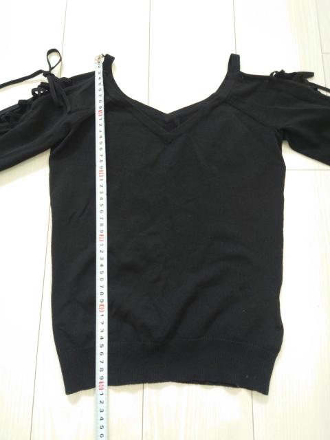 肩編み上げのデザイントップス ブラック サイズ38 < 女性ファッション 肩編み上げのデザイントップス ブラック サイズ38 < 女性ファッションの