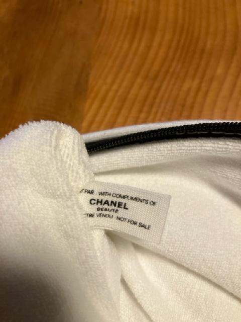 CHANEL BEAUTE �V���l�� �ӂ��ӂ��|�[�` �z���C�g �� �u�����h�� 