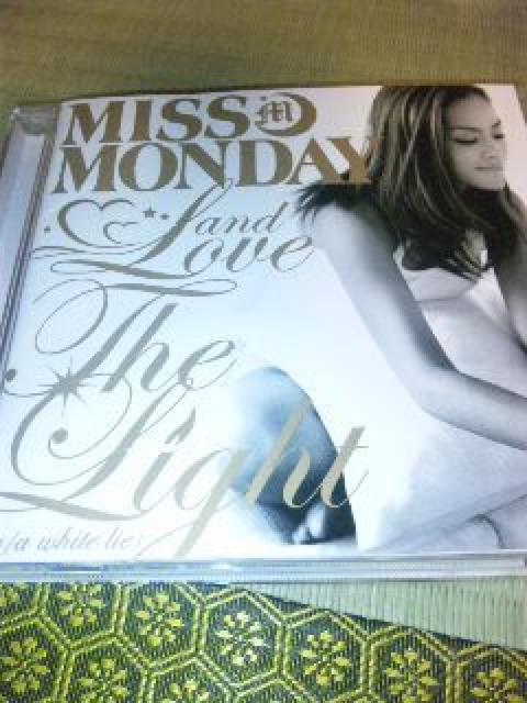 CD Miss Monday(ミスマンディ)Love&The Light(w/a white lie) < タレントグッズ  CD Miss Monday(ミスマンディ)Love&The Light(w/a white lie)  < タレントグッズの