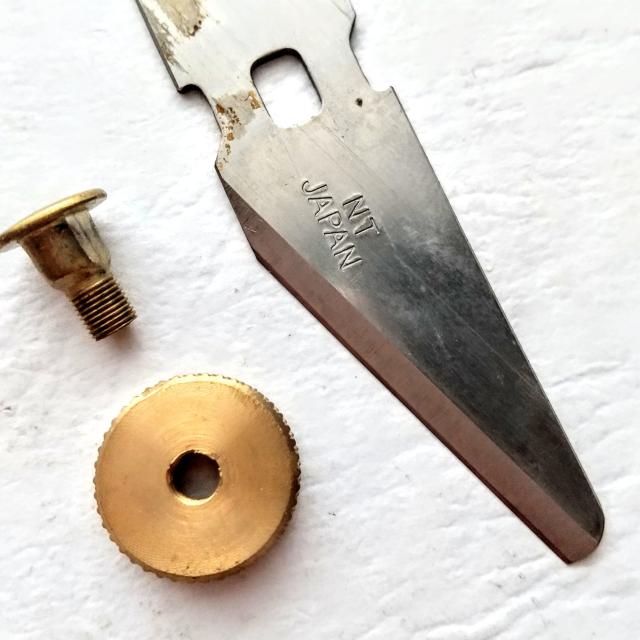 ag@1979N@ŕi@M@׍Hp@ms YB-200