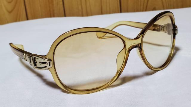 正規 新古 レア グッチ メタルベルトバックル クリアブラウン グラデーション サングラス 茶 ロゴ ラグジュアリーアイウェア < ブランド  正規 新古 レア グッチ メタルベルトバックル クリアブラウン グラデーション サングラス 茶 ロゴ ラグジュアリーアイウェア  < ブランドの