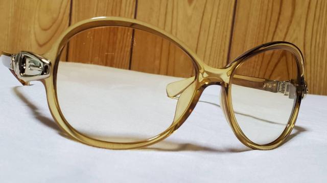 正規 新古 レア グッチ メタルベルトバックル クリアブラウン グラデーション サングラス 茶 ロゴ ラグジュアリーアイウェア < ブランド  正規 新古 レア グッチ メタルベルトバックル クリアブラウン グラデーション サングラス 茶 ロゴ ラグジュアリーアイウェア < ブランドの