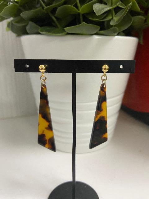 ハンドメイド アクリルパーツプレートのポストピアス ブラウンミックス(べっ甲) < 女性ファッション  ハンドメイド アクリルパーツプレートのポストピアス ブラウンミックス(べっ甲)  < 女性ファッションの