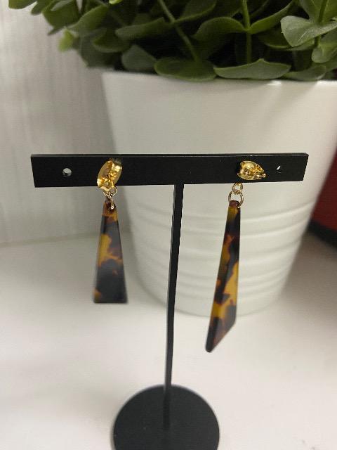 ハンドメイド アクリルパーツプレートのポストピアス ブラウンミックス(べっ甲) < 女性ファッション  ハンドメイド アクリルパーツプレートのポストピアス ブラウンミックス(べっ甲) < 女性ファッションの