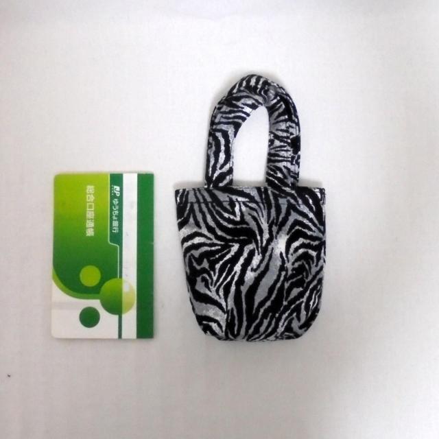 ◆ミニ◆黒系白黒ゼブラ アニマル柄◆小物入れポーチ < 女性ファッション  ◆ミニ◆黒系白黒ゼブラ アニマル柄◆小物入れポーチ < 女性ファッションの