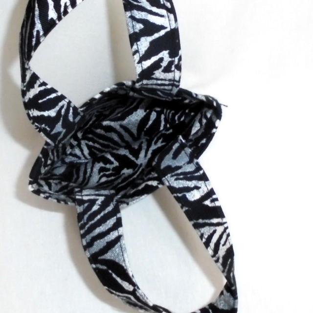 ◆ミニ◆黒系白黒ゼブラ アニマル柄◆小物入れポーチ < 女性ファッション  ◆ミニ◆黒系白黒ゼブラ アニマル柄◆小物入れポーチ < 女性ファッションの