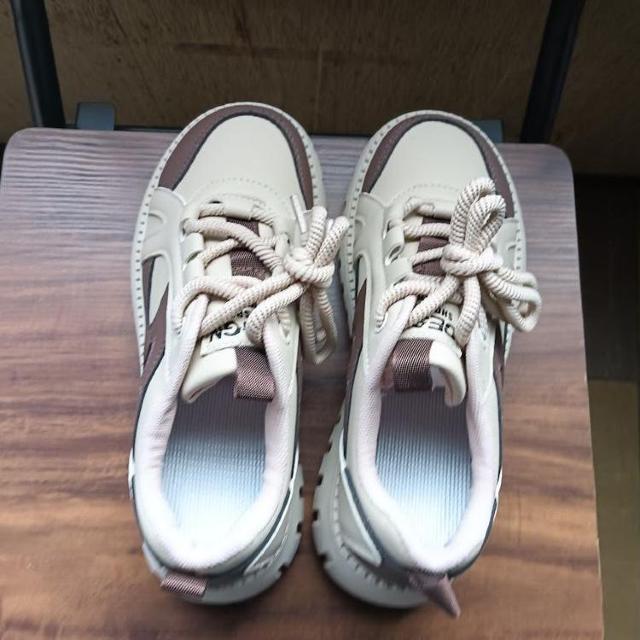 新品 23.5cm スニーカー ブラウン シューズ 靴 カジュアル レディース < 女性ファッション  新品 23.5cm スニーカー ブラウン シューズ 靴 カジュアル レディース < 女性ファッションの