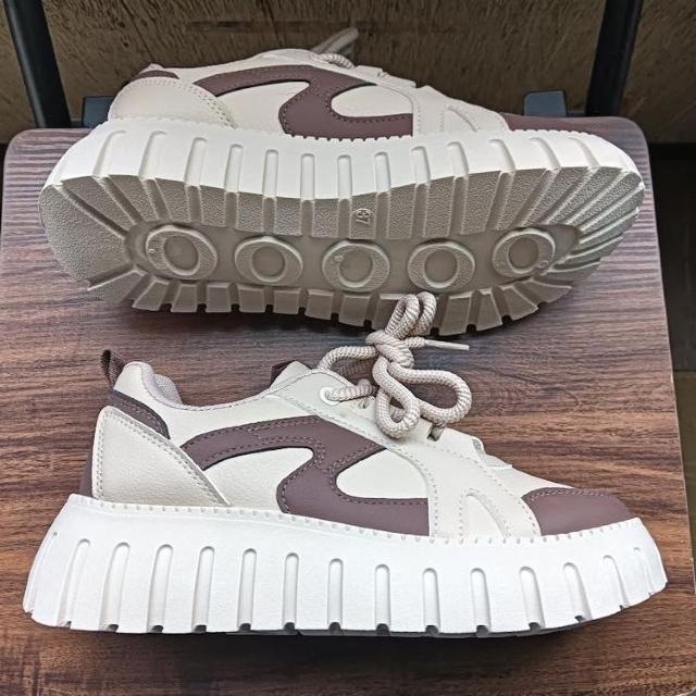 新品 23.5cm スニーカー ブラウン シューズ 靴 カジュアル レディース < 女性ファッション  新品 23.5cm スニーカー ブラウン シューズ 靴 カジュアル レディース < 女性ファッションの