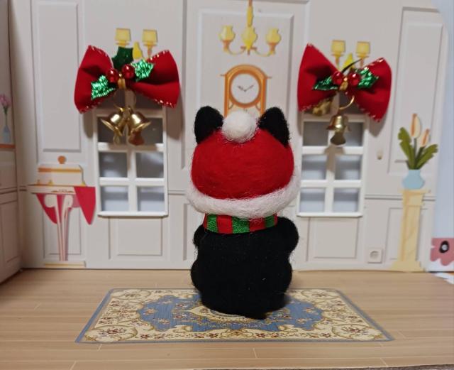 クリスマスの黒猫ちゃん  羊毛フェルト < ペット/手芸/園芸  クリスマスの黒猫ちゃん  羊毛フェルト < ペット/手芸/園芸の
