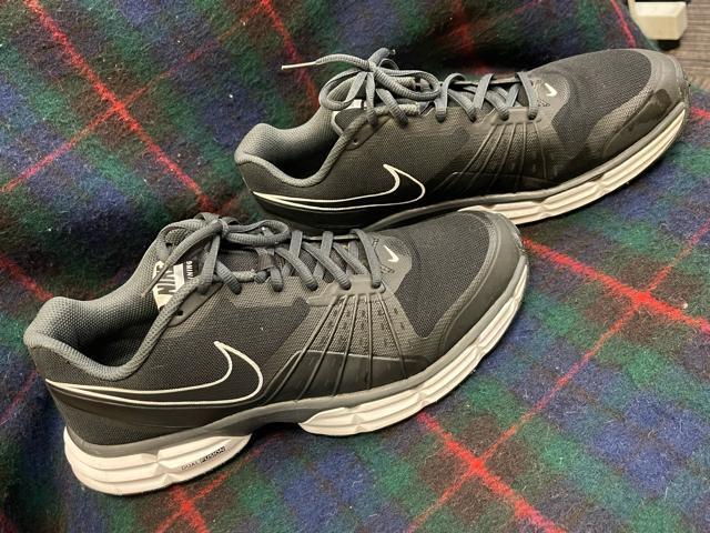 Nike ブラック ランニングシューズ ナイキ 27.5センチ < ブランド Nike ブラック ランニングシューズ ナイキ 27.5センチ < ブランドの