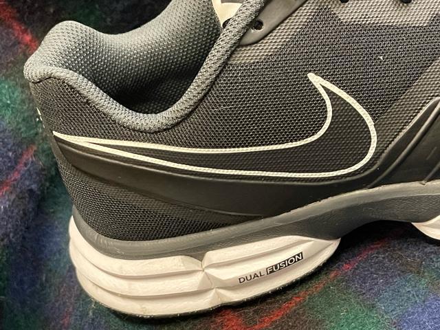 Nike ブラック ランニングシューズ ナイキ 27.5センチ < ブランド Nike ブラック ランニングシューズ ナイキ 27.5センチ < ブランドの