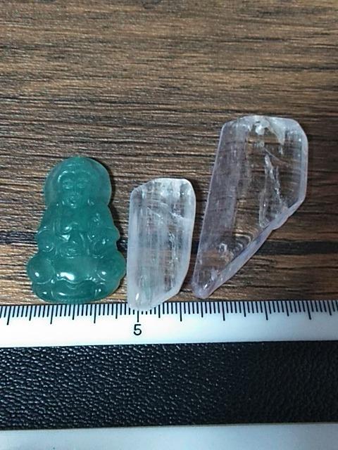 天然石3点セット スポデューメンラフカット、観音様翡翠ルース < ホビー 天然石3点セット スポデューメンラフカット、観音様翡翠ルース < ホビーの