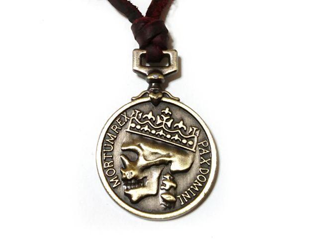 新品・未使用 Posthumous 髑髏×王冠トップ レザーネックレス < 男性アクセサリー/時計  新品・未使用 Posthumous 髑髏×王冠トップ レザーネックレス  < 男性アクセサリー/時計の