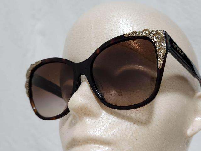 正規良 コーチ フラワー アイコンロゴ キャットアイ サングラス 茶 花アート フォックス型 フルフレーム ビッグレンズアイウェア < ブランド  正規良 コーチ フラワー アイコンロゴ キャットアイ サングラス 茶 花アート フォックス型 フルフレーム ビッグレンズアイウェア < ブランドの