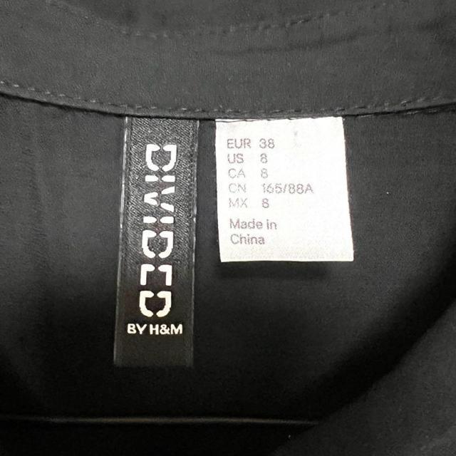 【美品】ビジュー襟ノースリーブカットソーシャツ/H&M/サイズM/黒 < 女性ファッション  【美品】ビジュー襟ノースリーブカットソーシャツ/H&M/サイズM/黒 < 女性ファッションの