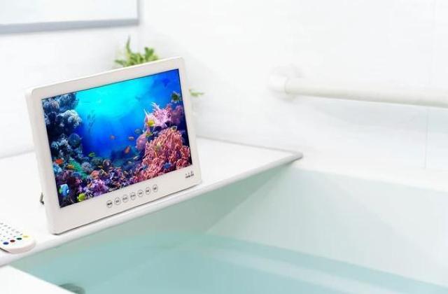 防水レベルIPX7(リモコンはIPX6):高い防水性能により、キッチンやお風呂等でも活躍4インチ防水フルセグDVDプレーヤー。 < 家電/AV 防水レベルIPX7(リモコンはIPX6):高い防水性能により、キッチンやお風呂等でも活躍4インチ防水フルセグDVDプレーヤー。 < 家電/AVの