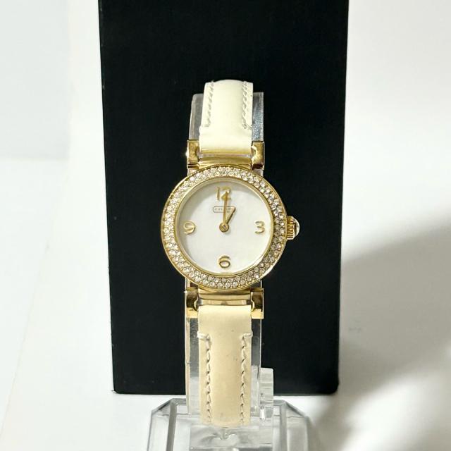 美品 COACH コーチ 腕時計 クォーツ CA.72.7.34.0738S シェル ラインストーン パテントレザー 動作確認済み < ブランド 美品 COACH コーチ 腕時計 クォーツ CA.72.7.34.0738S シェル ラインストーン パテントレザー 動作確認済み < ブランドの