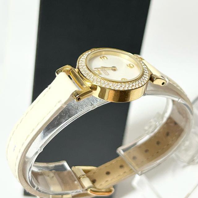 美品 COACH コーチ 腕時計 クォーツ CA.72.7.34.0738S シェル ラインストーン パテントレザー 動作確認済み < ブランド 美品 COACH コーチ 腕時計 クォーツ CA.72.7.34.0738S シェル ラインストーン パテントレザー 動作確認済み < ブランドの