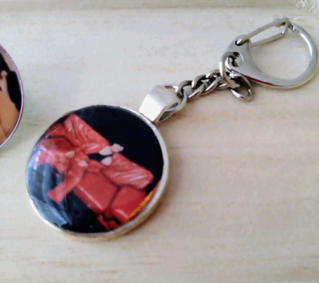 BTS V★キーホルダー&ピンバッジセット < タレントグッズ BTS V★キーホルダー&ピンバッジセット < タレントグッズの