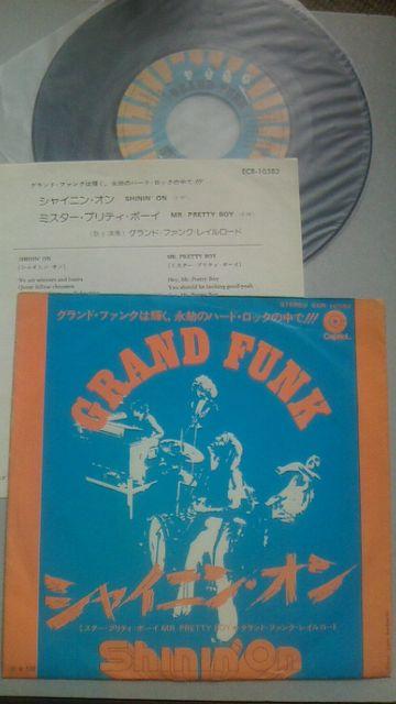 送料無料 グランド・ファンク 7インチ シングルレコード シャイニン・オン < CD/DVD/ビデオ  送料無料 グランド・ファンク 7インチ シングルレコード シャイニン・オン  < CD/DVD/ビデオの