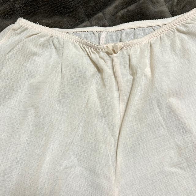 ☆☆☆タンス整理品 衣類 おまとめOK ホームクリーニング済み オフホワイト キュロット ペチパンツ < 女性ファッション  ☆☆☆タンス整理品 衣類 おまとめOK ホームクリーニング済み オフホワイト キュロット ペチパンツ < 女性ファッションの