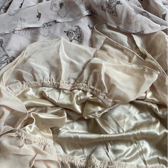 タンス整理品 衣類 おまとめOK ホームクリーニング済み axes femme 猫柄ワンピース Mサイズ < 女性ファッション  タンス整理品 衣類 おまとめOK ホームクリーニング済み axes femme 猫柄ワンピース Mサイズ < 女性ファッションの