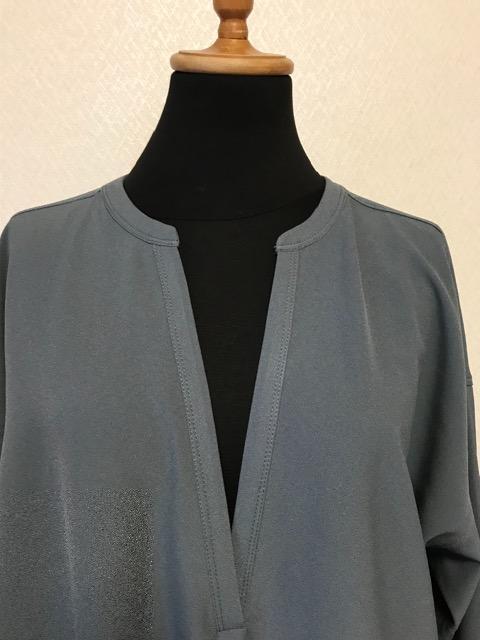 JEANASIS 深Vブラウス ブルーグレー < ブランド JEANASIS 深Vブラウス ブルーグレー < ブランドの