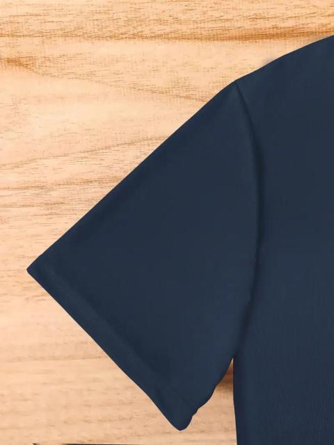 超お買い得990円★メンズ 通気性抜群 Tシャツ 半袖 スポーティグラフィックプリント USAサイズM(日本サイズXL相当)紺 < 男性ファッション  超お買い得990円★メンズ 通気性抜群 Tシャツ 半袖 スポーティグラフィックプリント USAサイズM(日本サイズXL相当)紺 < 男性ファッションの