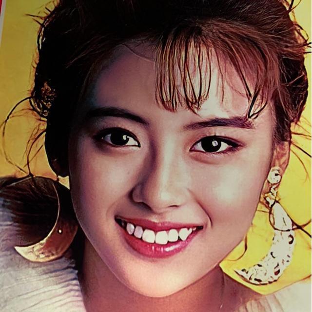 ★中山 美穂(なかやま みほ)チャーミングショット A4サイズ2枚+2Lサイズ+A6サイズ+◎ クリアポケット入り < タレントグッズ ★中山 美穂(なかやま みほ)チャーミングショット A4サイズ2枚+2Lサイズ+A6サイズ+◎ クリアポケット入り < タレントグッズの