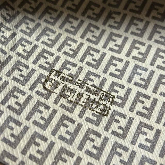 FENDI �t�F���f�B �Y�b�J�� �Y�b�L�[�m PVC ���U�[ �Z�J���h�o�b�O �N���b�`�o�b�O �����Y �u���E�� �� �u�����h�� 