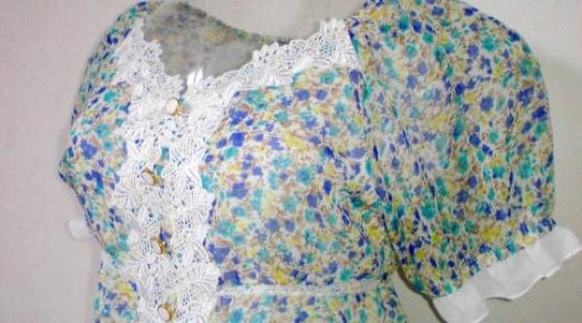 新品*花柄*フリル*シフォン*ワンピース*白×青系 < 女性ファッション 新品*花柄*フリル*シフォン*ワンピース*白×青系 < 女性ファッションの