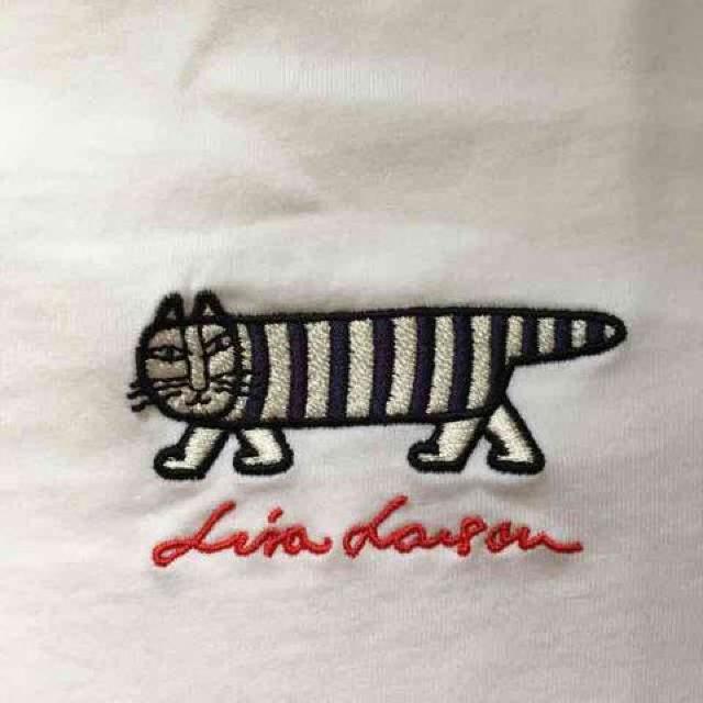 リサラーソン・猫ワッペン&バックプリントTシャツ。ホワイト < ブランド  リサラーソン・猫ワッペン&バックプリントTシャツ。ホワイト < ブランドの