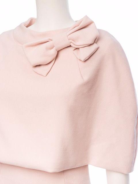 大人気完売☆Emiria Wiz☆ケープ風ワンピ☆ピンクベージュ☆S☆新品タグ付 < ブランド 大人気完売☆Emiria Wiz☆ケープ風ワンピ☆ピンクベージュ☆S☆新品タグ付 < ブランドの