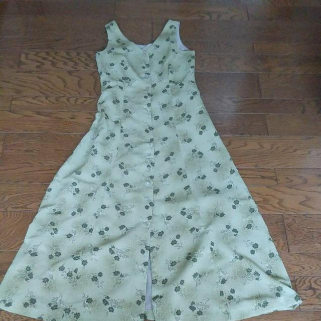 綺麗な色柄のワンピース 美品 グリーン < 女性ファッション  綺麗な色柄のワンピース 美品 グリーン  < 女性ファッションの
