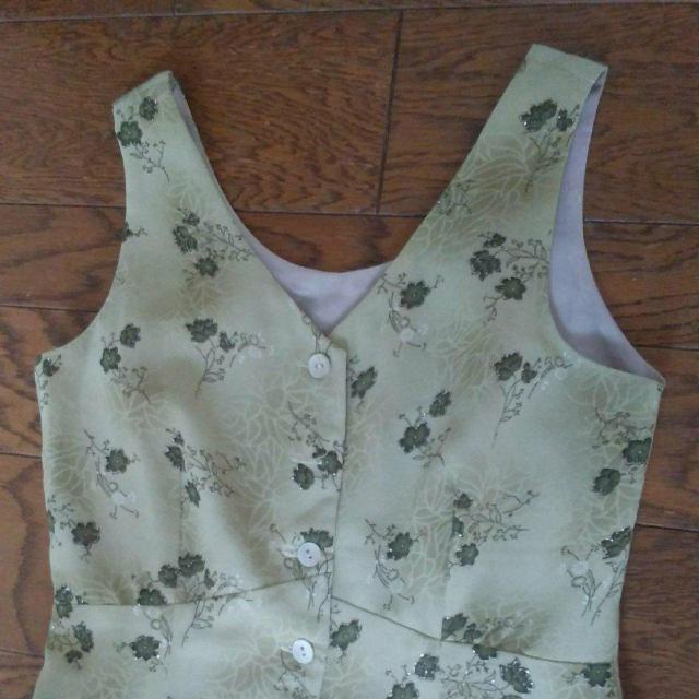 綺麗な色柄のワンピース 美品 グリーン < 女性ファッション  綺麗な色柄のワンピース 美品 グリーン < 女性ファッションの