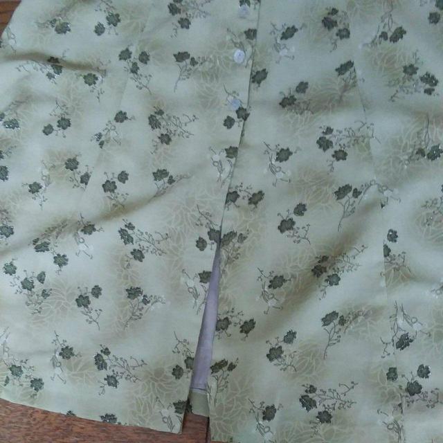 綺麗な色柄のワンピース 美品 グリーン < 女性ファッション  綺麗な色柄のワンピース 美品 グリーン < 女性ファッションの