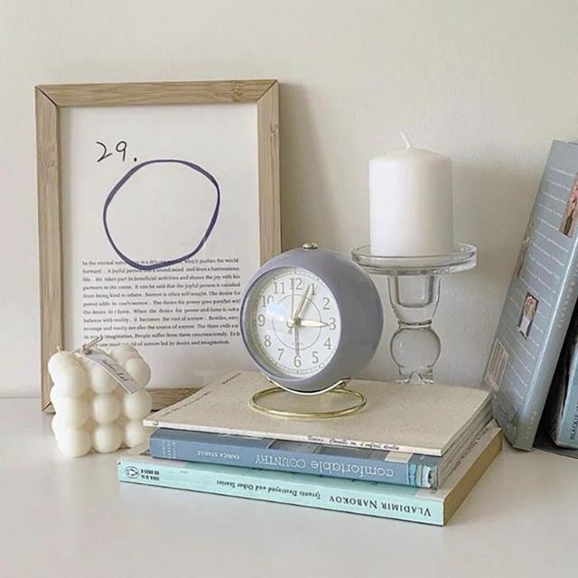 【新品未使用】置き時計 小型 レトロ ゴールド台座 選べる4カラー シンプル デザイン 目覚まし時計 デスク クオーツ < インテリア/ライフ 【新品未使用】置き時計 小型 レトロ ゴールド台座 選べる4カラー シンプル デザイン 目覚まし時計 デスク クオーツ < インテリア/ライフの