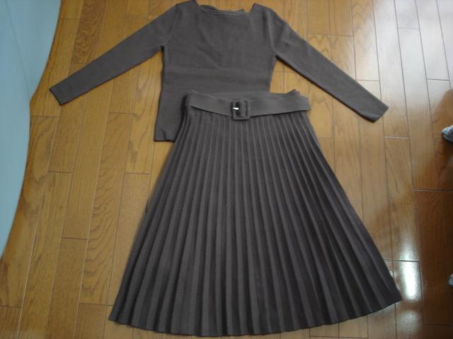 ★アプワイザーリッシェ バックデザインリブ編みニット★着用2・3度!セットアップにも < ブランド  ★アプワイザーリッシェ バックデザインリブ編みニット★着用2・3度!セットアップにも < ブランドの