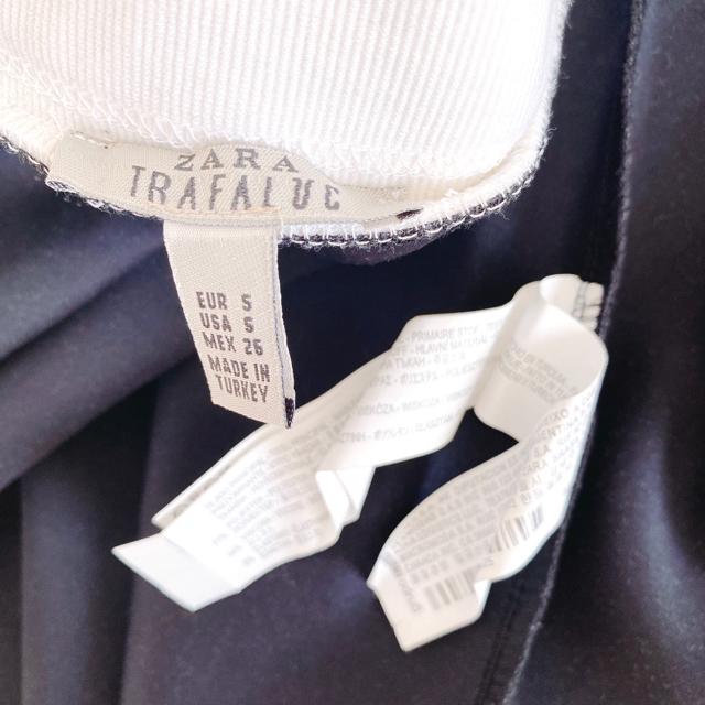 ZARAグレーホワイト白リブフレアミニスカートザラボンディング < ブランド ZARAグレーホワイト白リブフレアミニスカートザラボンディング < ブランドの