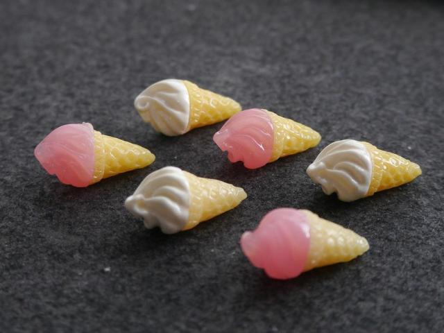 プラパーツ 手芸・アクセサリーパーツ  ソフトクリーム 6個セット < 香水/コスメ/ネイル  プラパーツ 手芸・アクセサリーパーツ  ソフトクリーム 6個セット < 香水/コスメ/ネイルの