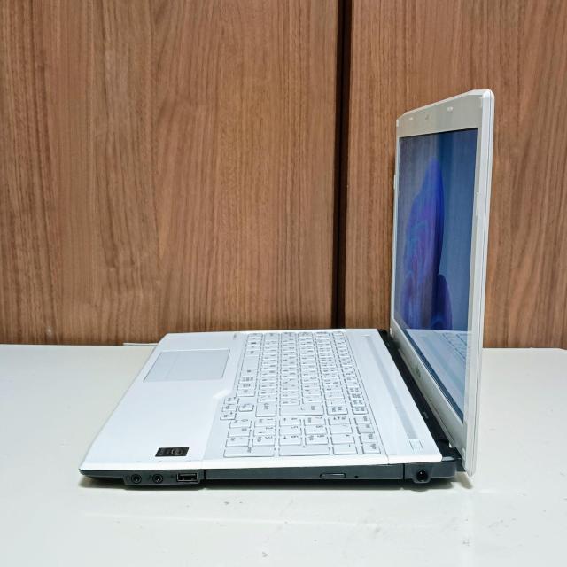 FUJITSU LIFEBOOK Corei5 ������16GB SSD500GB �m�[�g�p�\�R�� Web�J���� Windows11 �� PC�{��/���Ӌ@��� 