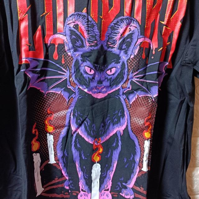 ROMWE★新品★男女兼用デーモンキャットプリント半袖Tシャツ/M < 男性ファッション  ROMWE★新品★男女兼用デーモンキャットプリント半袖Tシャツ/M < 男性ファッションの